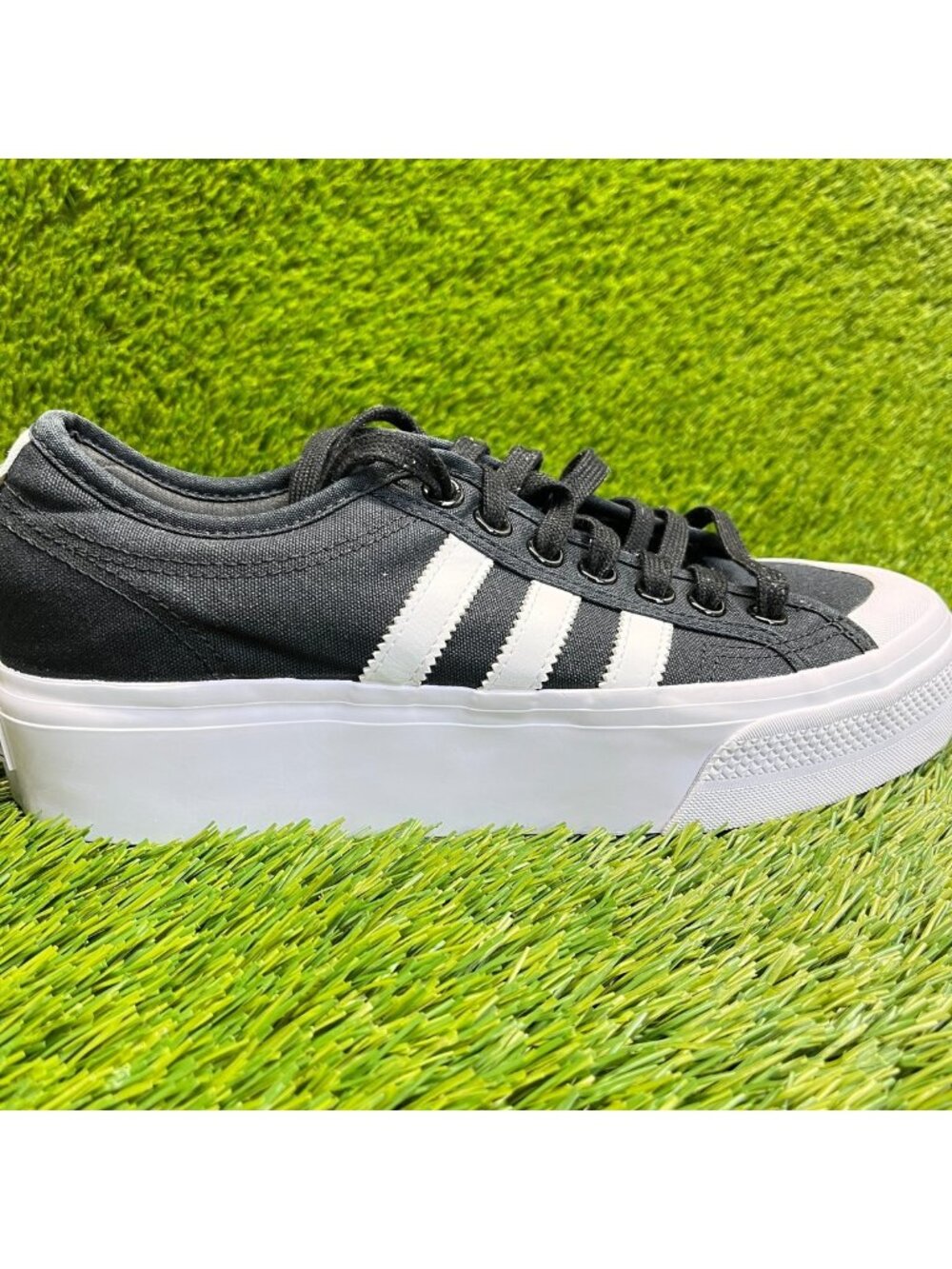 Adidas Nizza Platform Womens Size 10 Black White Athletic Running Shoes Sneakers